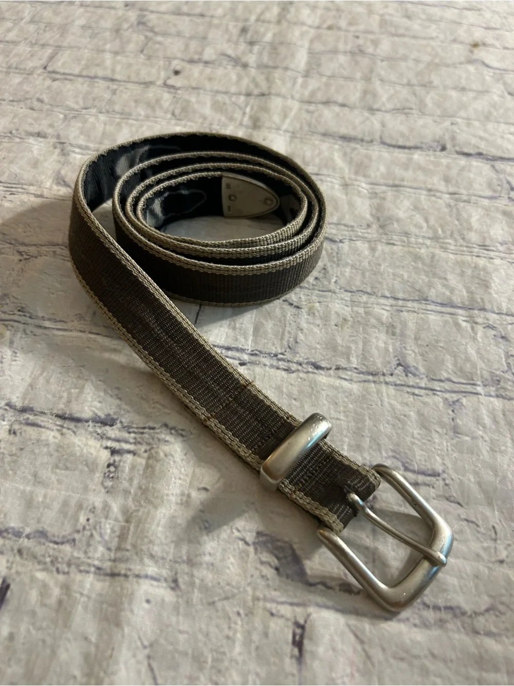 LOT OF (2) MEN NEUTRAL COLOR BELTS GREY STRETCH & TAUPE/TAN FABRIC SILVER TONE